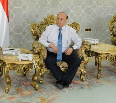 رئيس الجمهورية خلال الاجتماع الموسع أمس